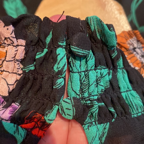 Floral Printed Top - Picture 5 of 8